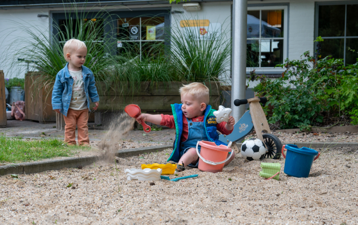 MeneerVos Zandbak met kinderen